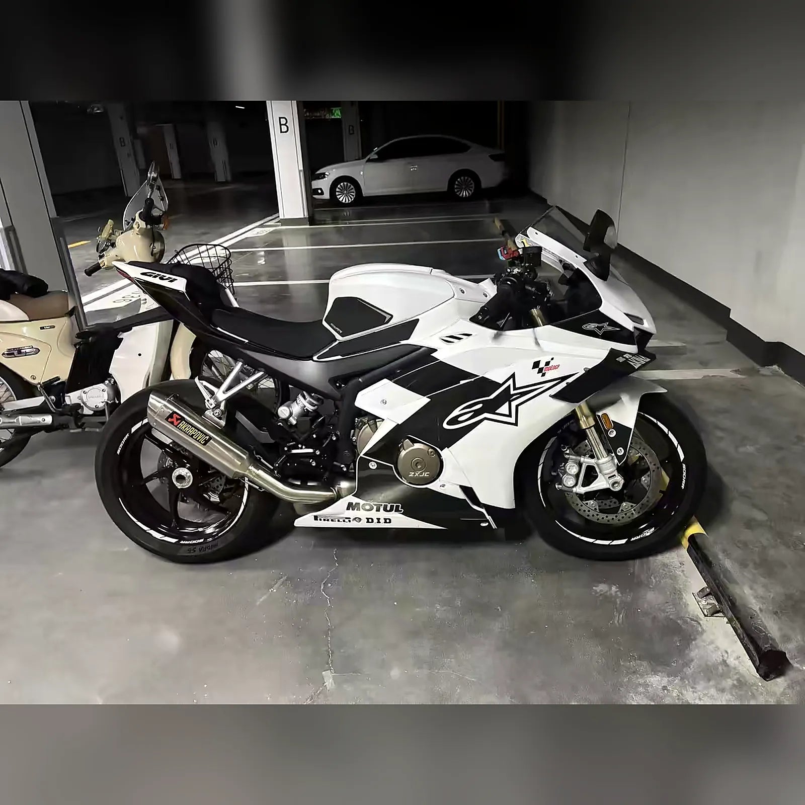 ZX-500RR Tank Cover, photo 6 of 15