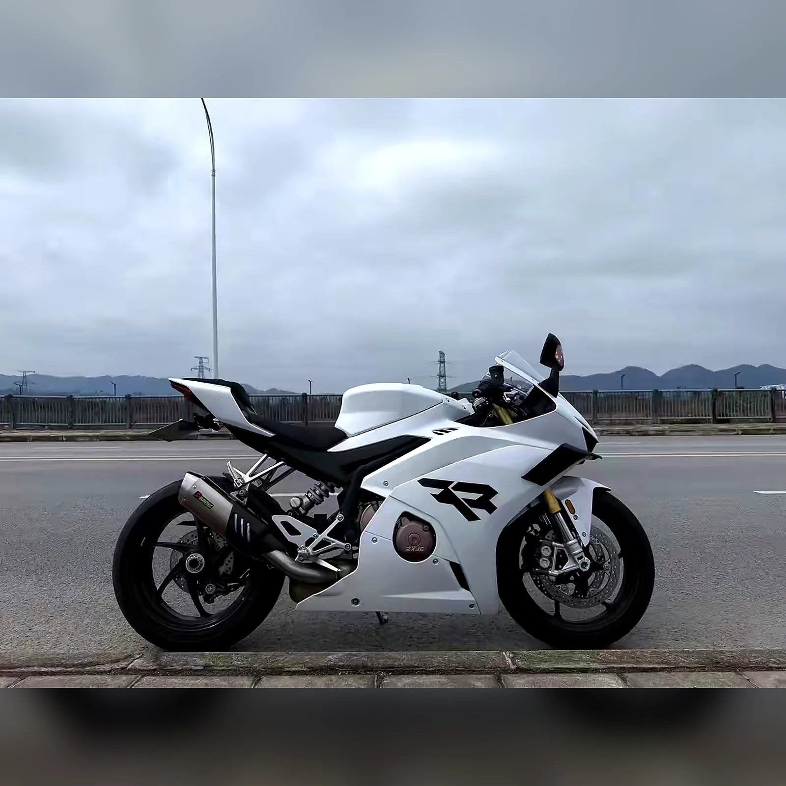 ZX-500RR Tank Cover, photo 7 of 15