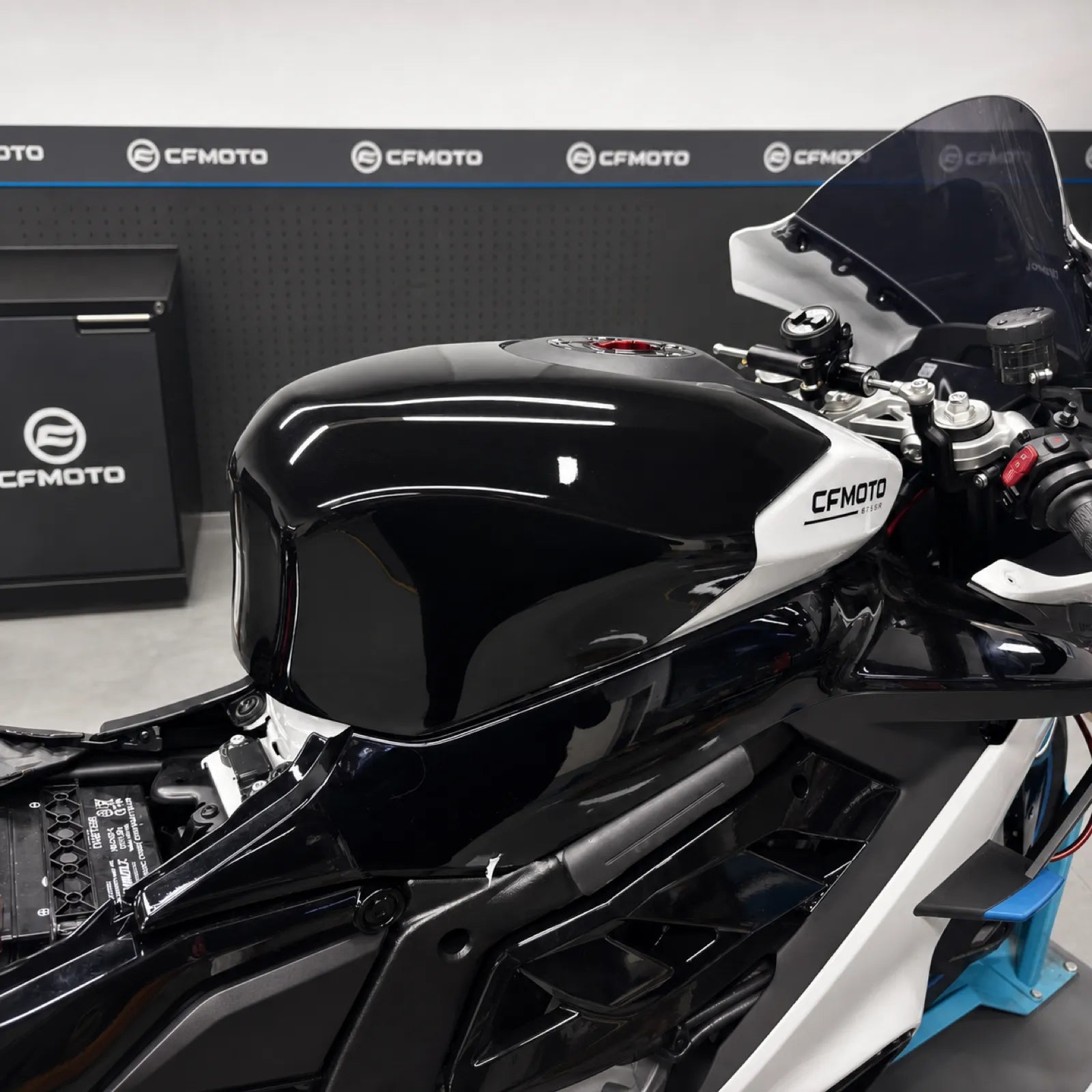 CF 675SR Racing Tank Cover, photo 9 of 16