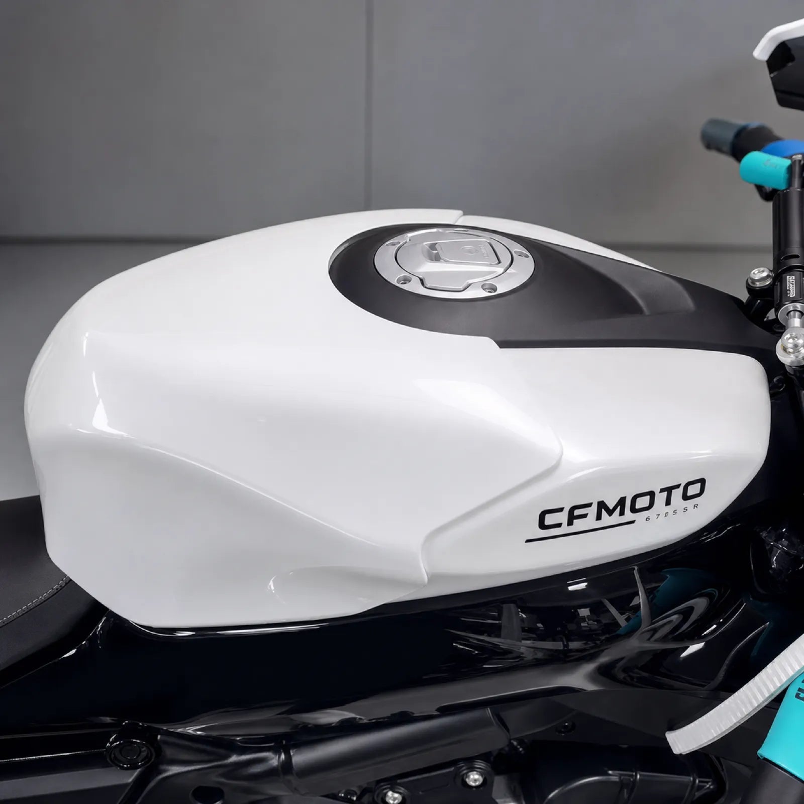 CF 675SR Racing Tank Cover, photo 11 of 16