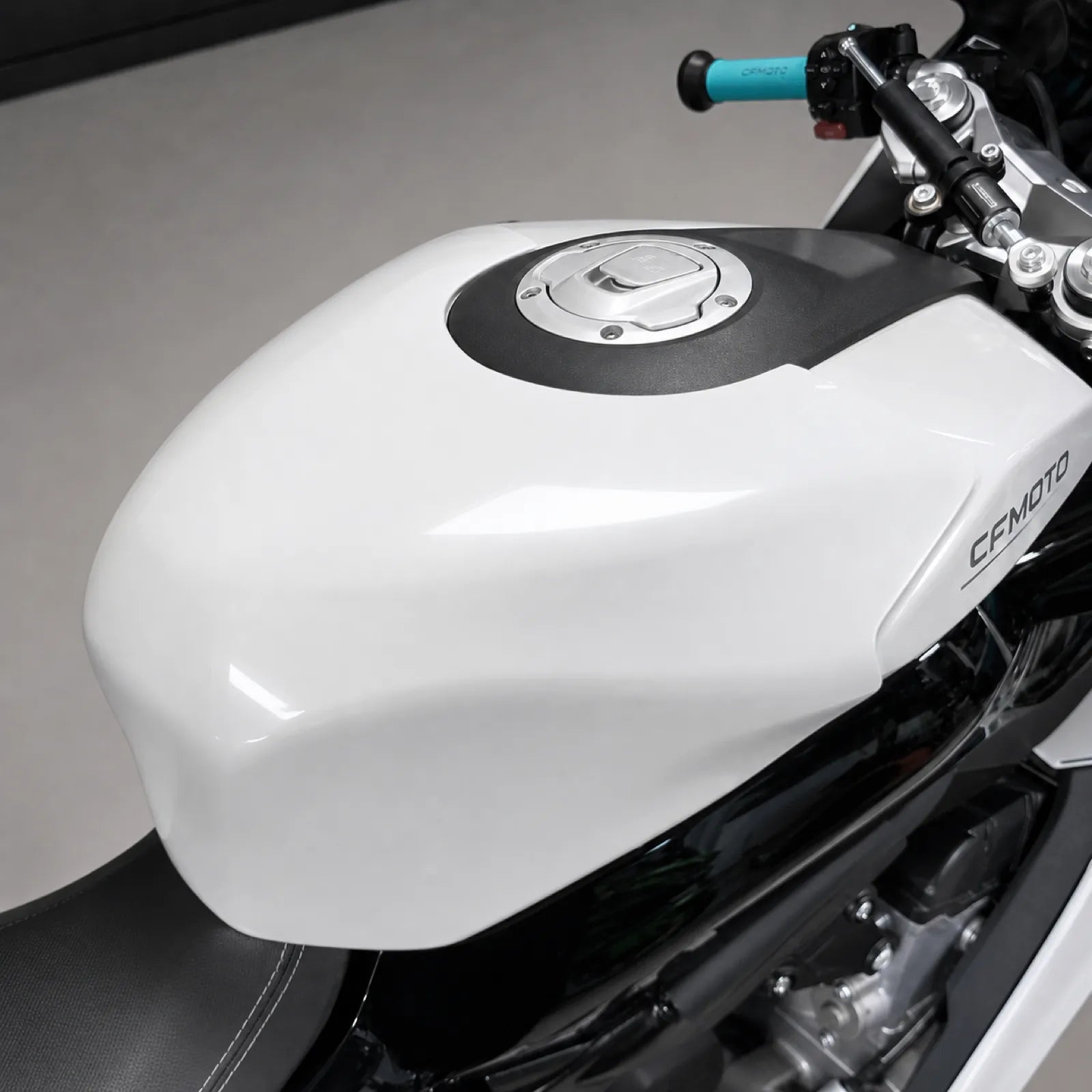 CF 675SR Racing Tank Cover, photo 12 of 16