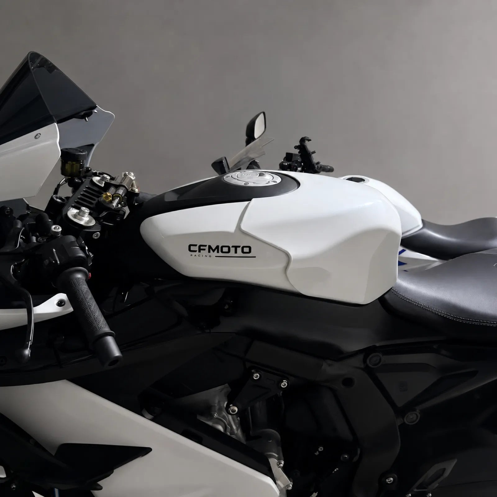CF 675SR Racing Tank Cover, photo 15 of 16