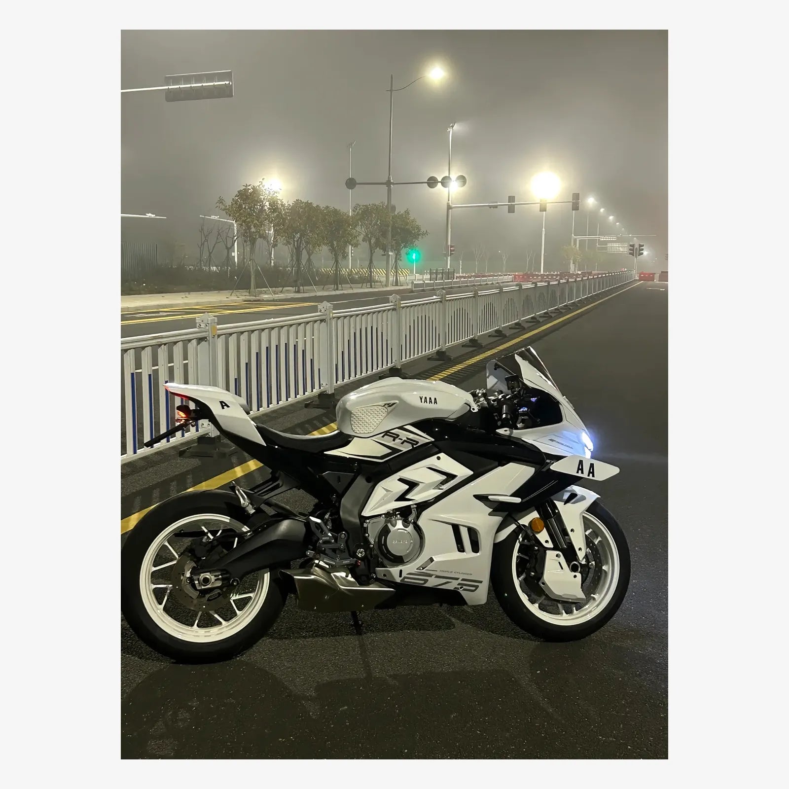 CF 675SR Side Panel Shark Fin, photo 14 of 14