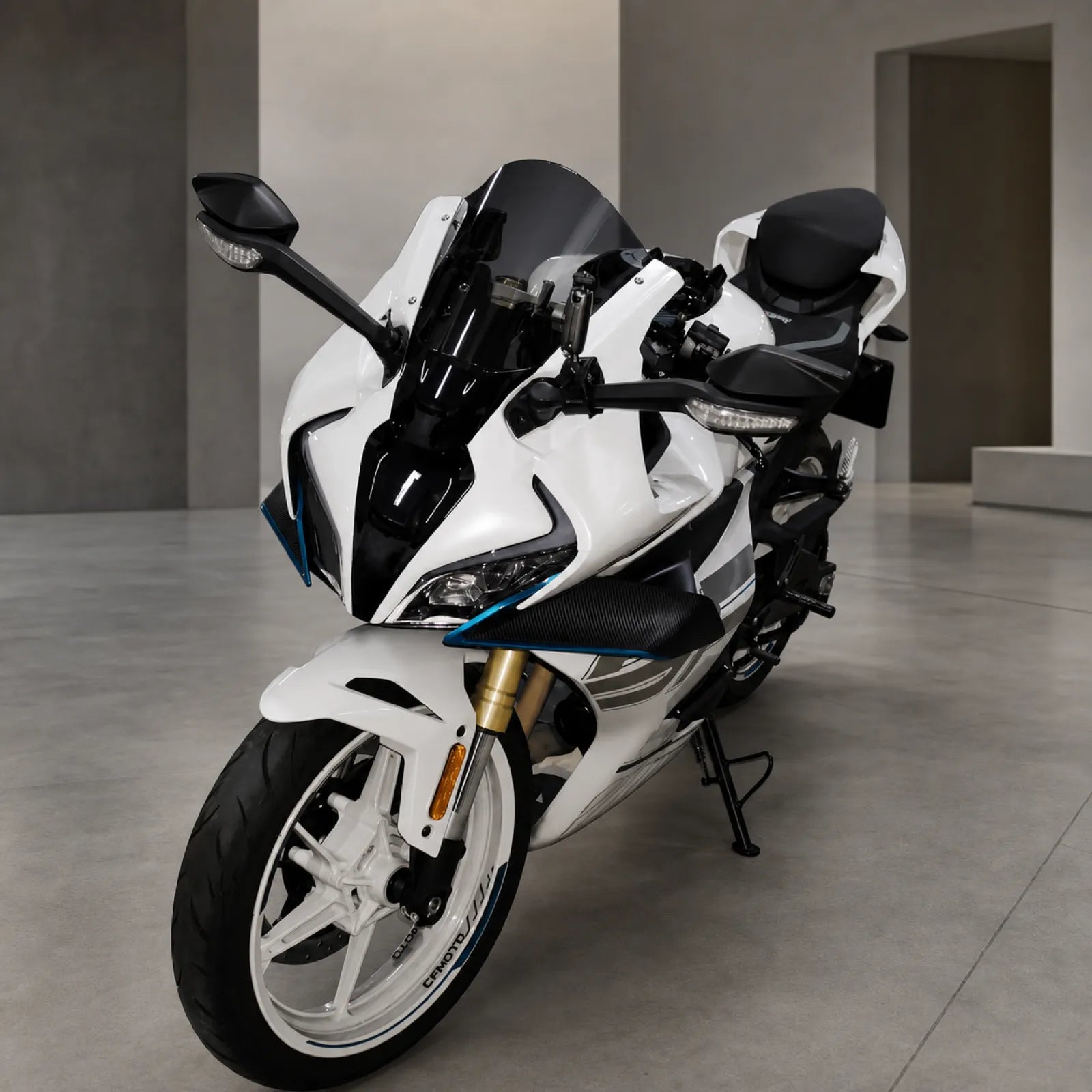 CF 450SR V3 Front Windshield, photo 9 of 13