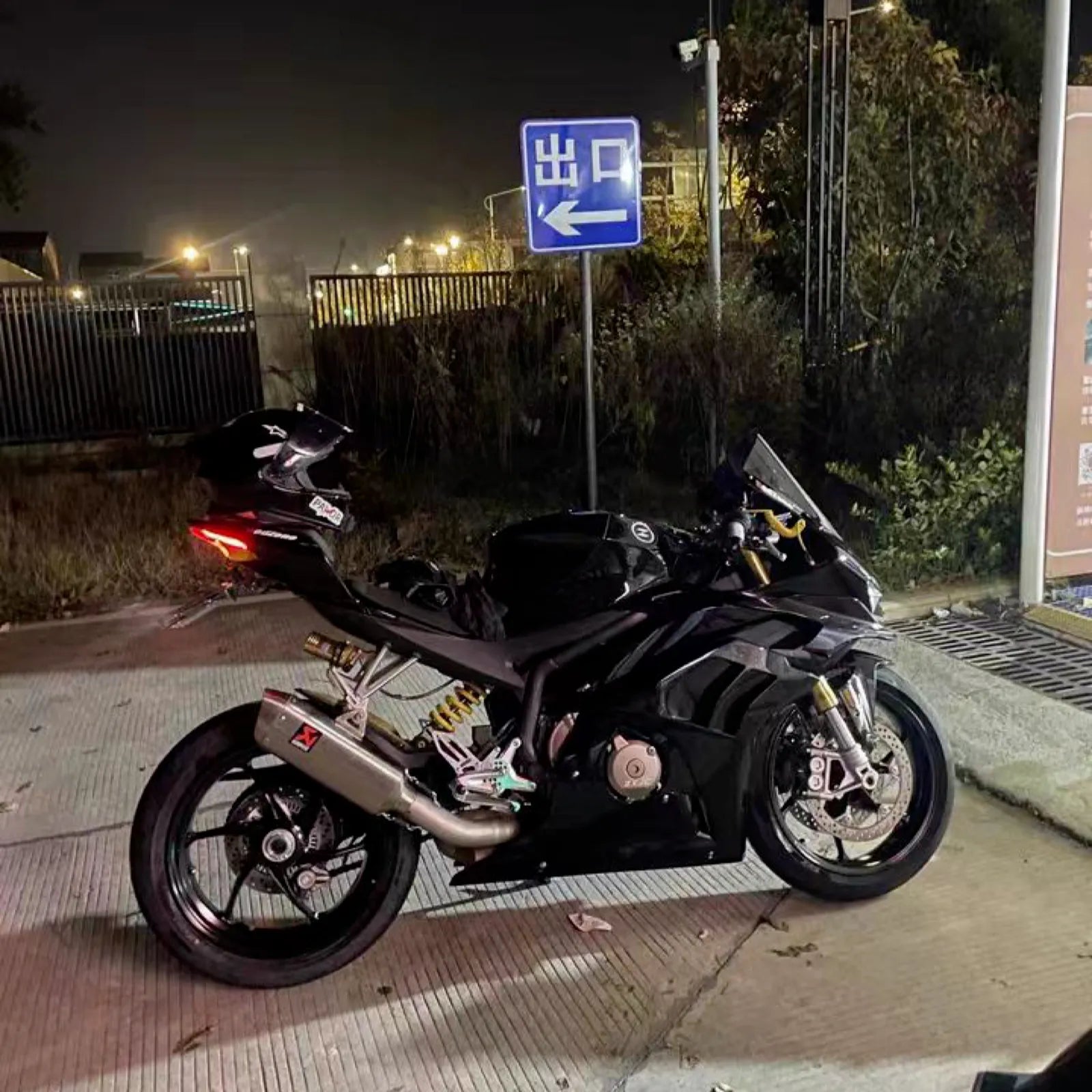 ZX-500RR Shark Fin Side Panel, photo 8 of 13